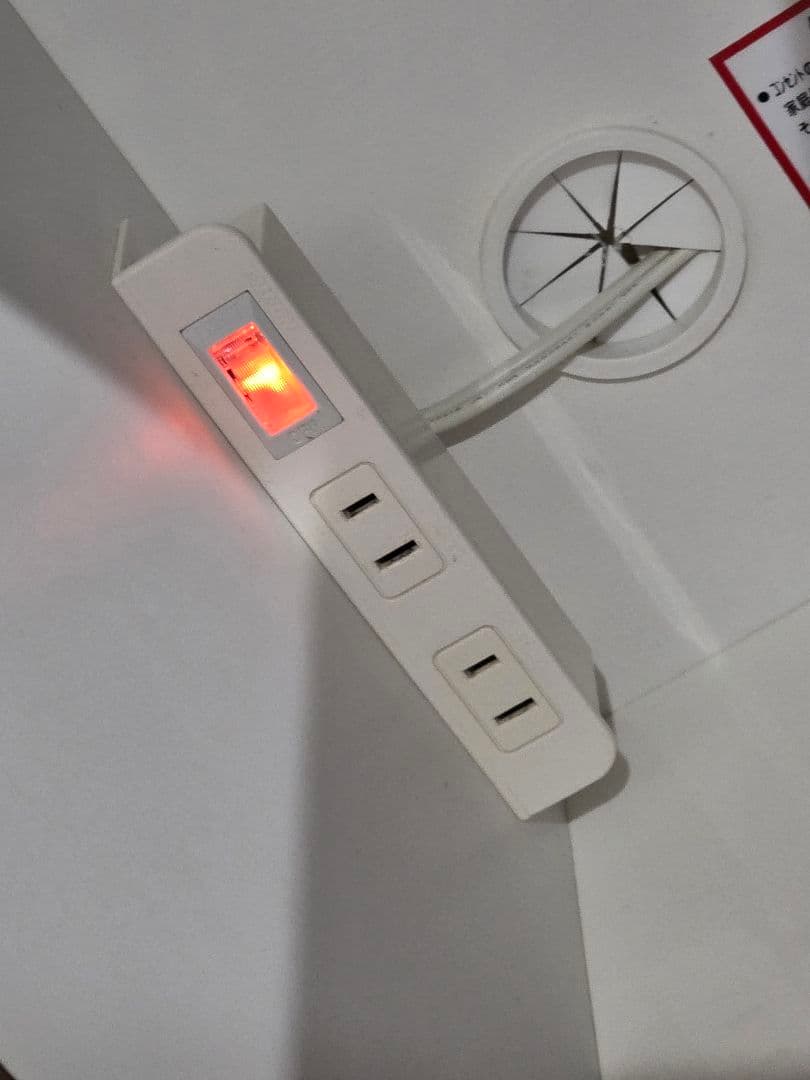 ①ニトリ　キッチンボード　食器棚