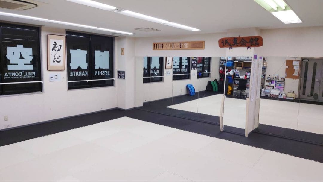 【格安】ジョイントマット　大判　白黒　10枚　空手　防音　トレーニング　衝撃吸収