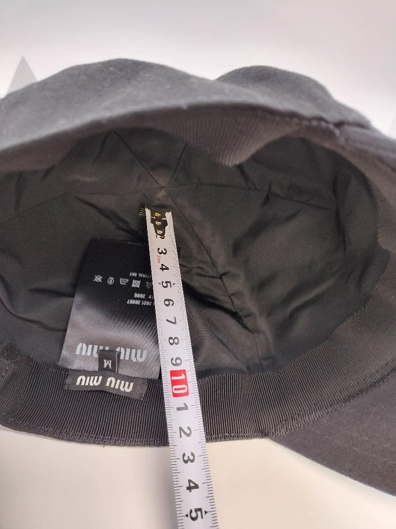 miu miu 黒 ロゴ入り ベースボールキャップ M