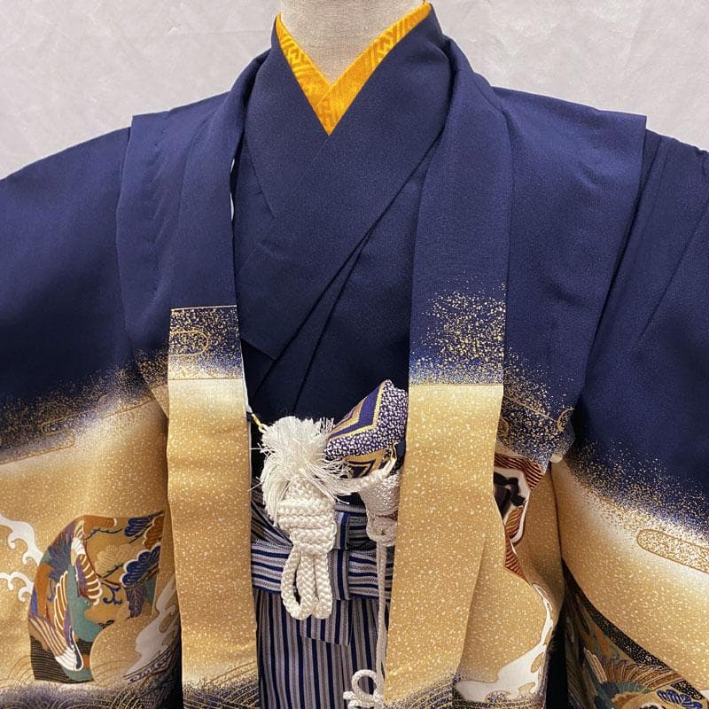 601ab52◎七五三 五歳 男児 着物&羽織&袴&角帯&長襦袢 兜 濃紺◎美品