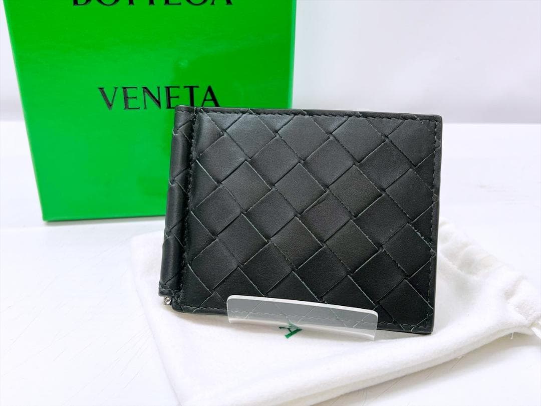ほぼ未使用　美品　ボッテガヴェネタ　イントレチャート　マネークリップ　黒