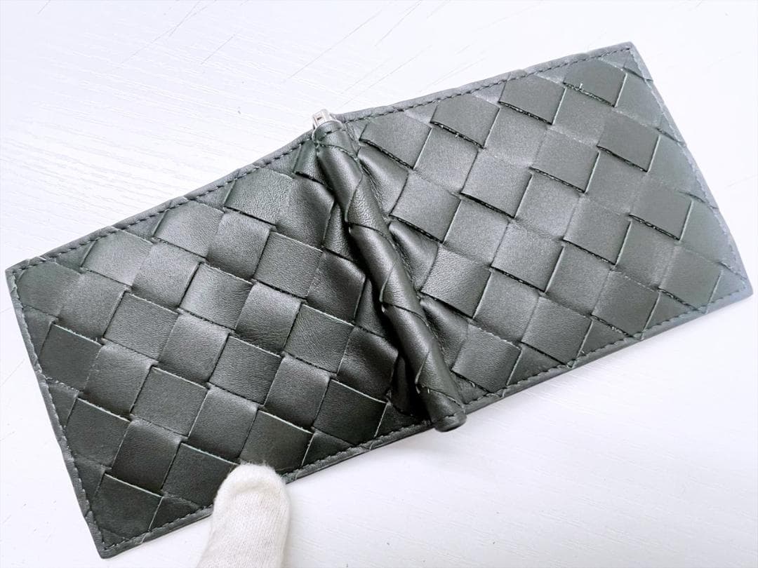 ほぼ未使用　美品　ボッテガヴェネタ　イントレチャート　マネークリップ　黒