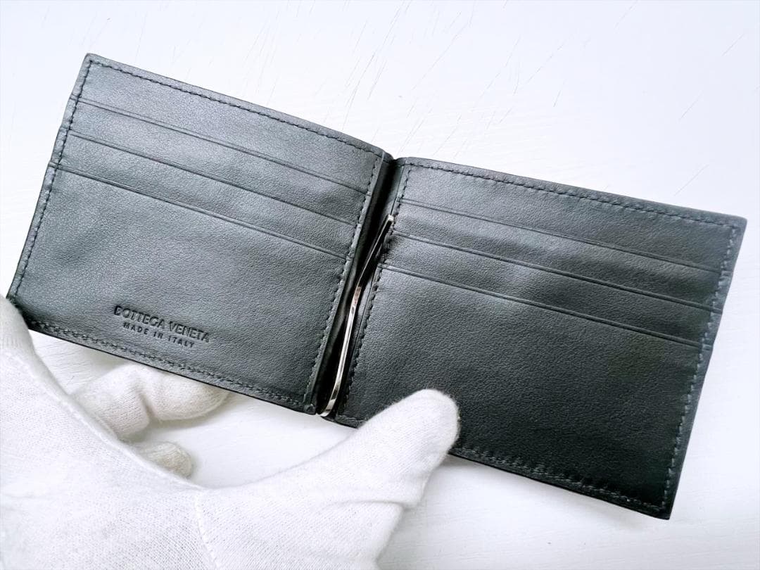 ほぼ未使用　美品　ボッテガヴェネタ　イントレチャート　マネークリップ　黒