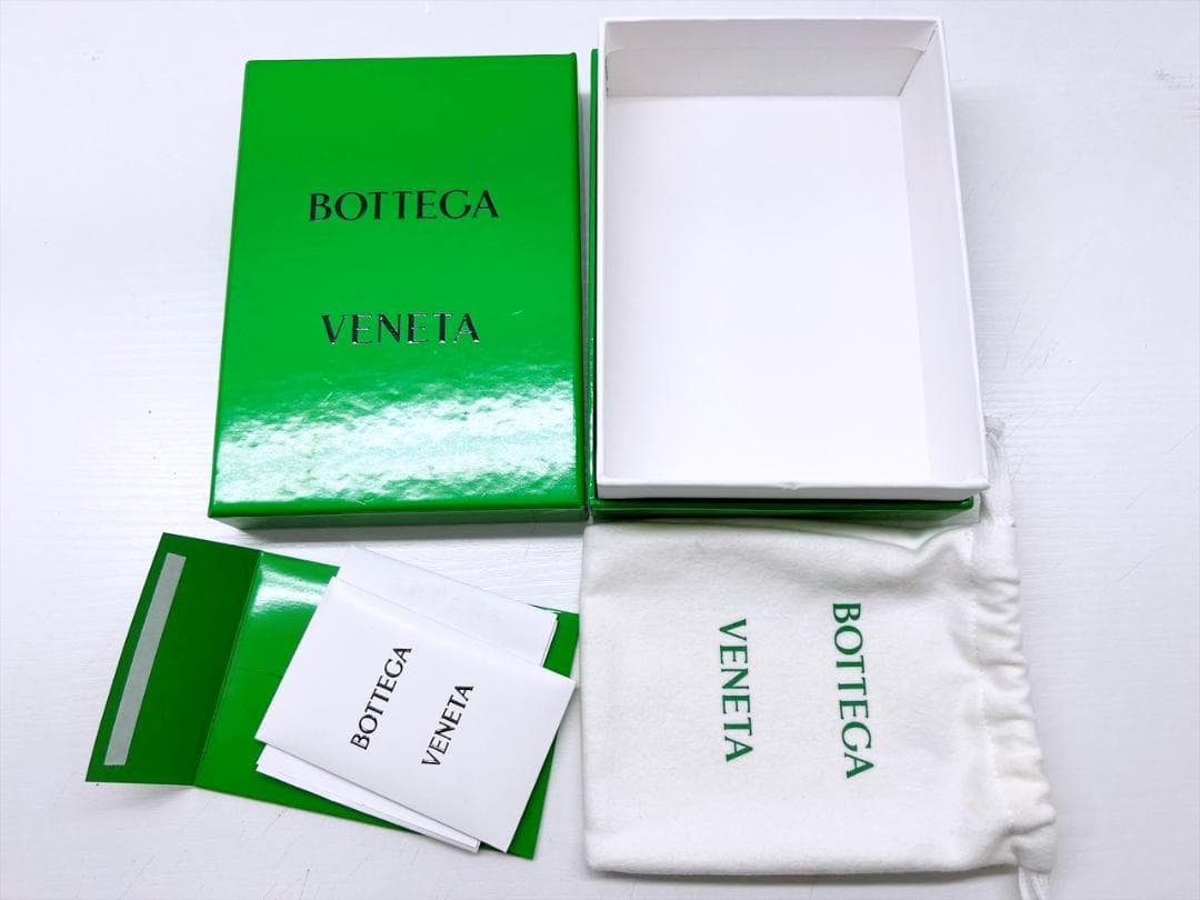 ほぼ未使用　美品　ボッテガヴェネタ　イントレチャート　マネークリップ　黒