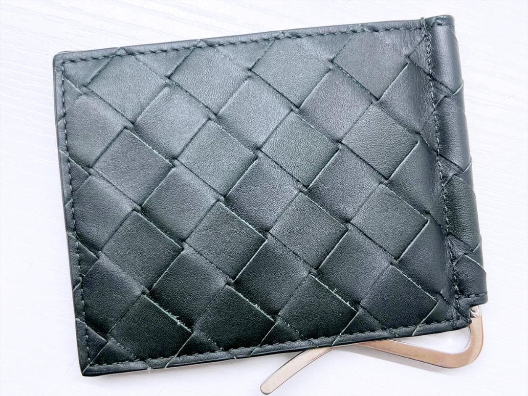 ほぼ未使用　美品　ボッテガヴェネタ　イントレチャート　マネークリップ　黒