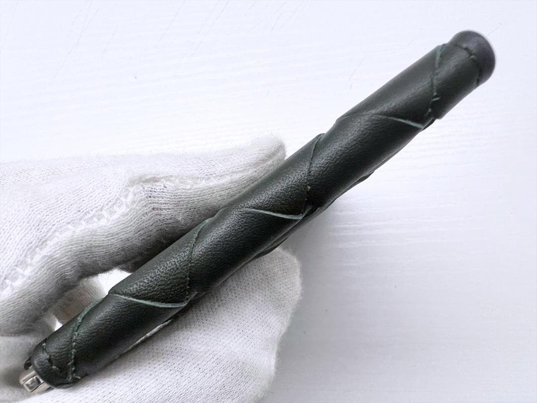 ほぼ未使用　美品　ボッテガヴェネタ　イントレチャート　マネークリップ　黒