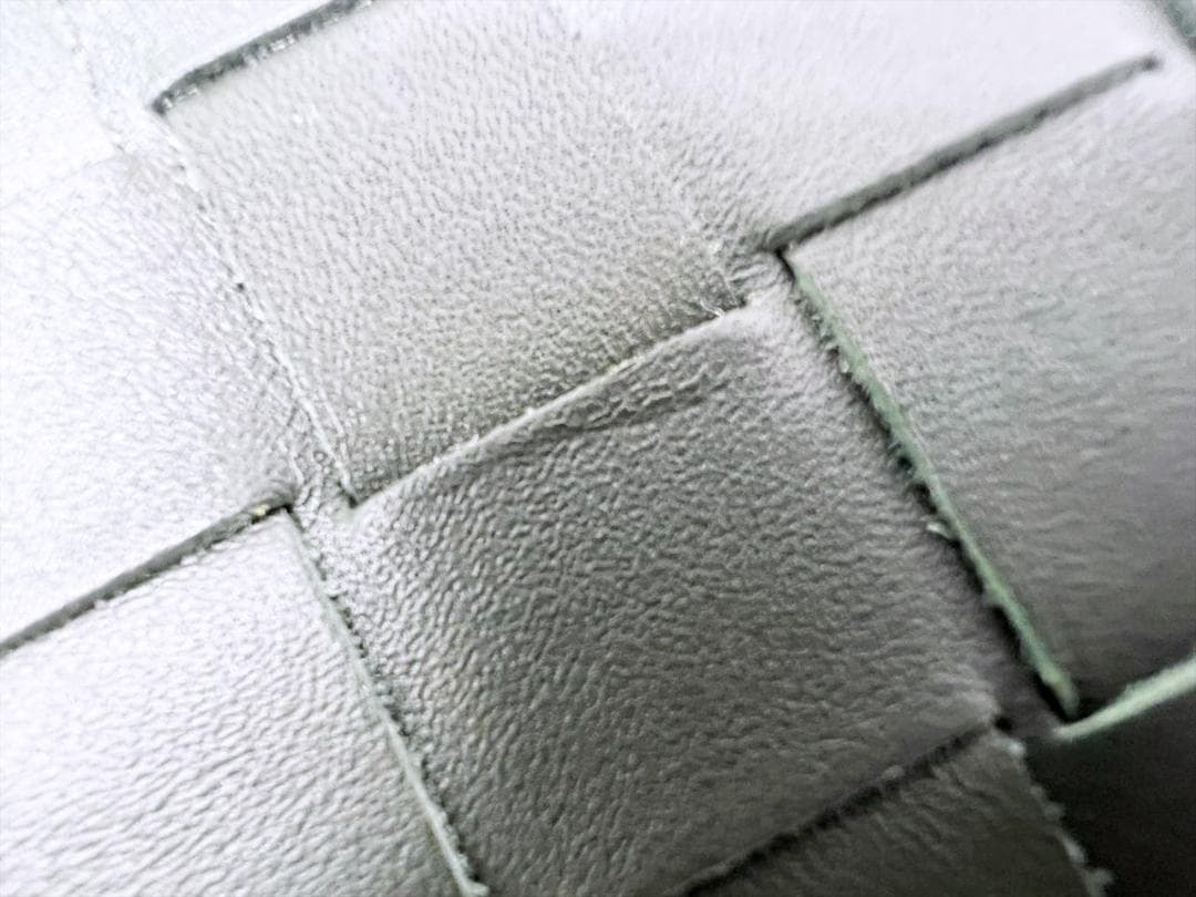 ほぼ未使用　美品　ボッテガヴェネタ　イントレチャート　マネークリップ　黒