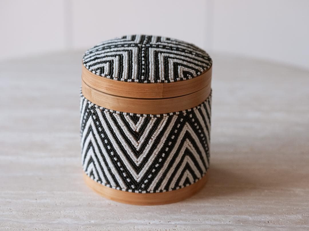 バリ島買付 ビーズ装飾 蓋付きバスケット 直径17cm item02