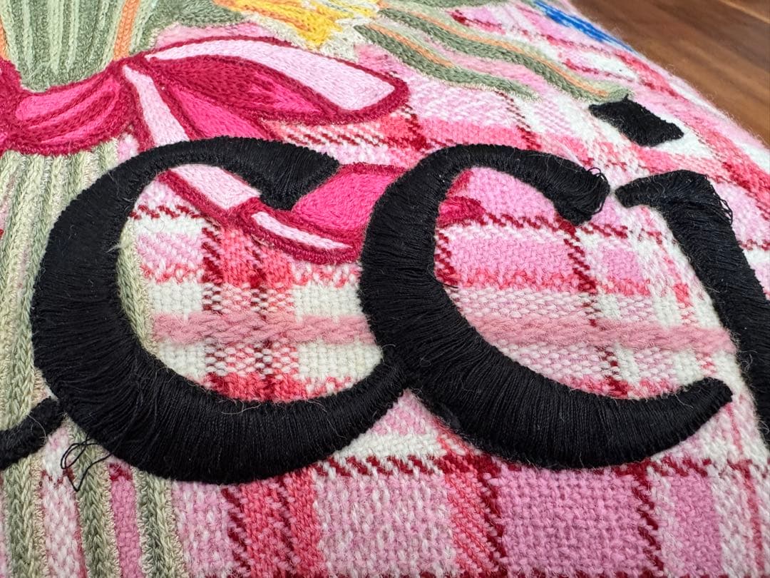 GUCCI フローラルクッション