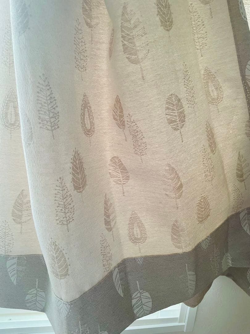 【新品未使用】サンゲツ フォレスト ベージュ カーテン 腰窓 EE0310