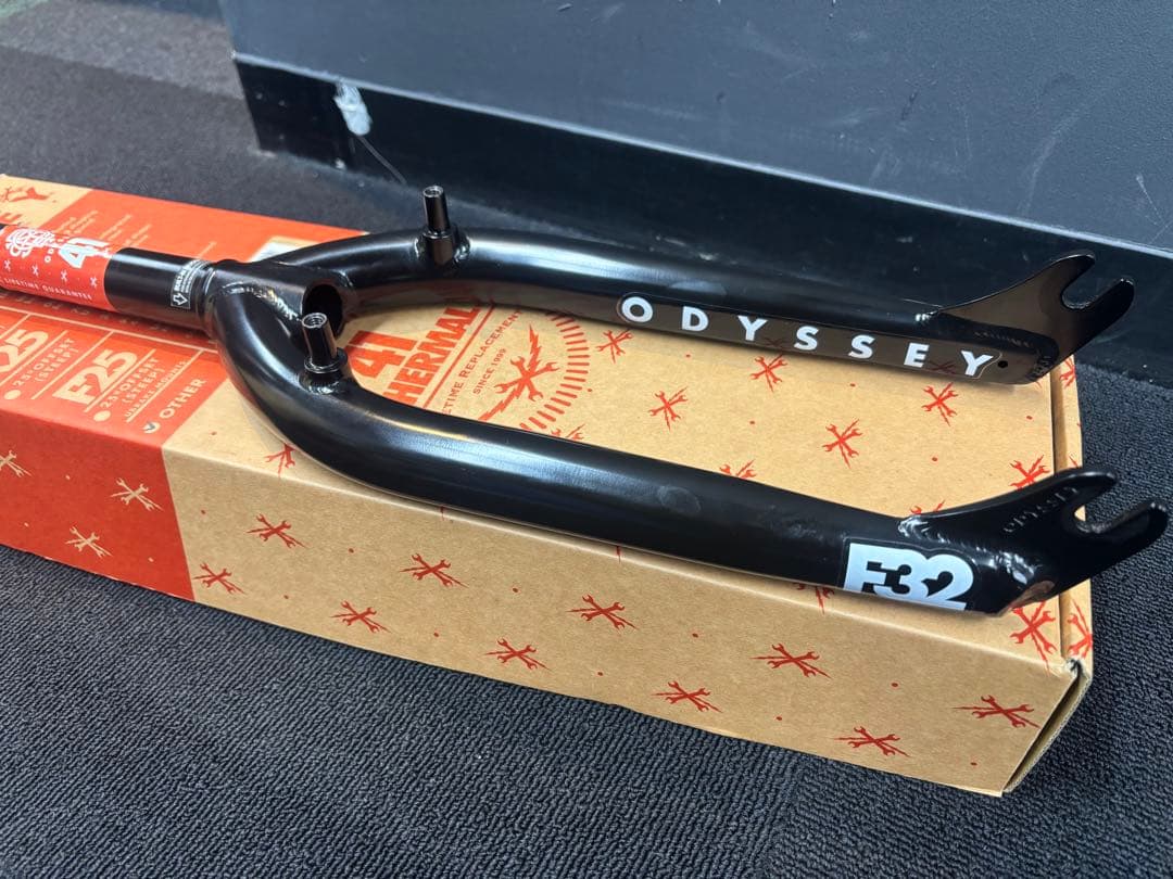 ODYSSEY F32 ブラック BMXフォーク