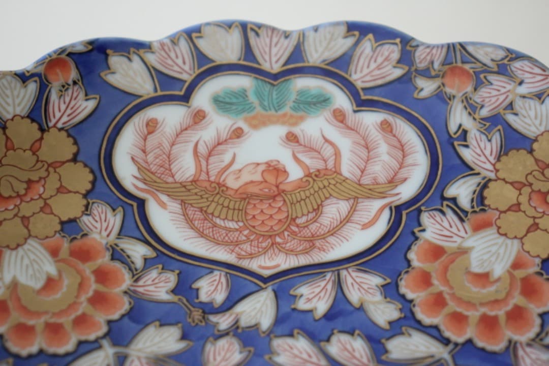 幸楽窯　古伊万里色絵金蘭鳳凰花唐草文　献上　大盛器　三足和皿