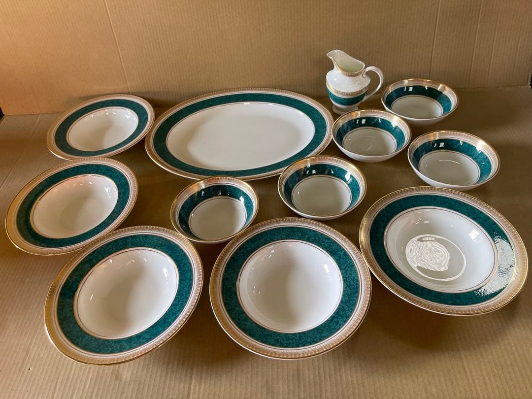 023ロイヤルドルトン プレートセット金彩　   未使用