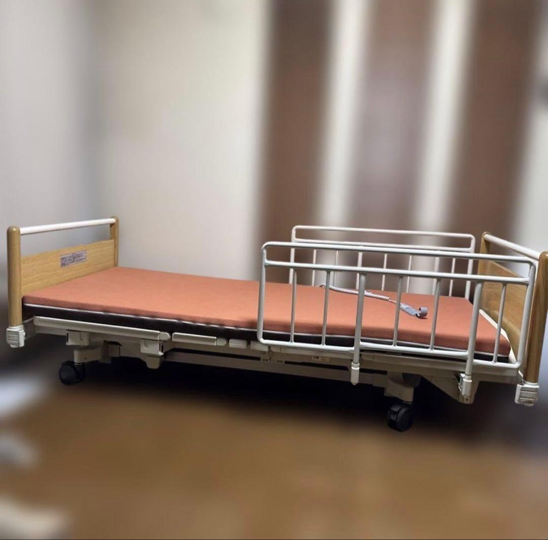 フランスベッド 電動介護用ベッド 3モーター式 マットレス、手摺、その他付属付