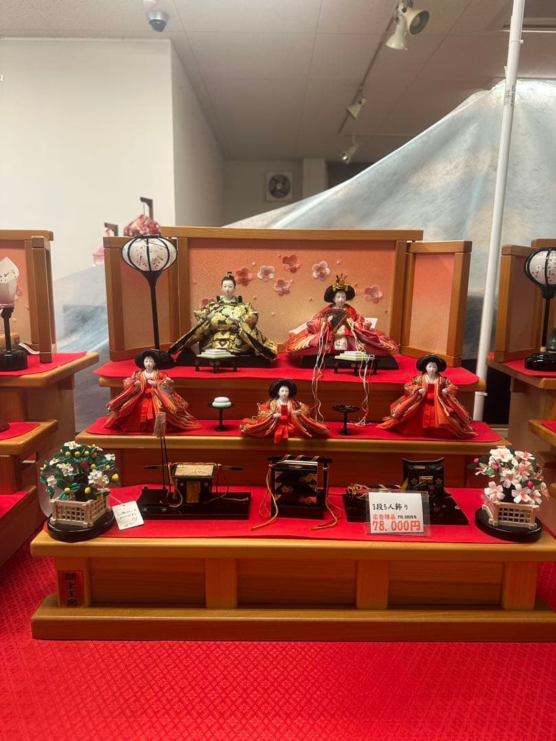 三段五人飾り 雛人形セット 木製台屏風付き （親王飾り＋三人官女／道具一式）