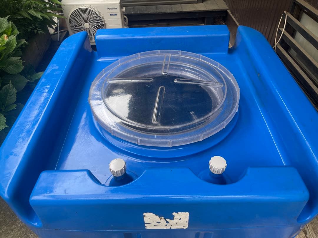 スイコー　活魚タンク　1000リッター　バルブ付き