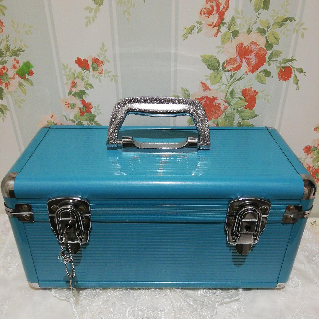 カラーツールボックス 水色