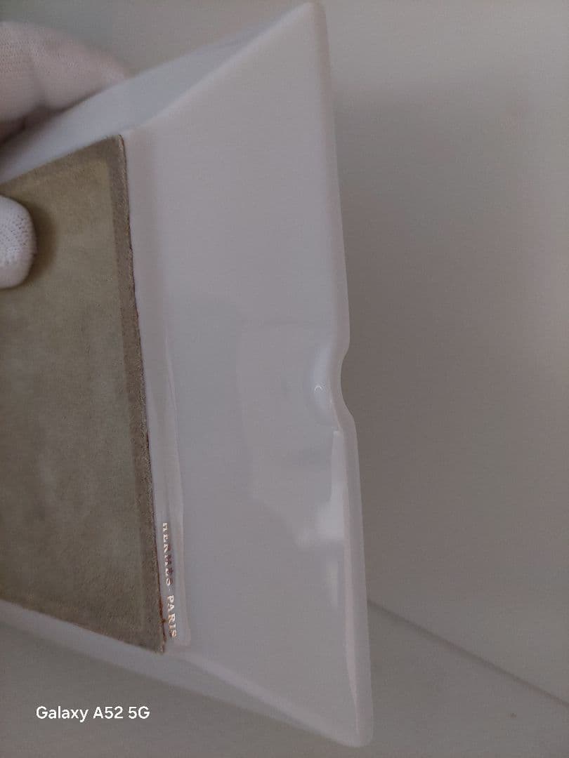 HERMES　リズム　ホワイトとグリーンの置き型灰皿