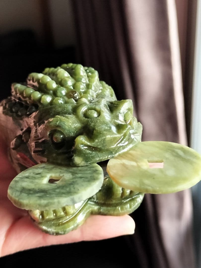 天然石　翡翠　金蟾　金運財運を招き　財が集める　開店置物