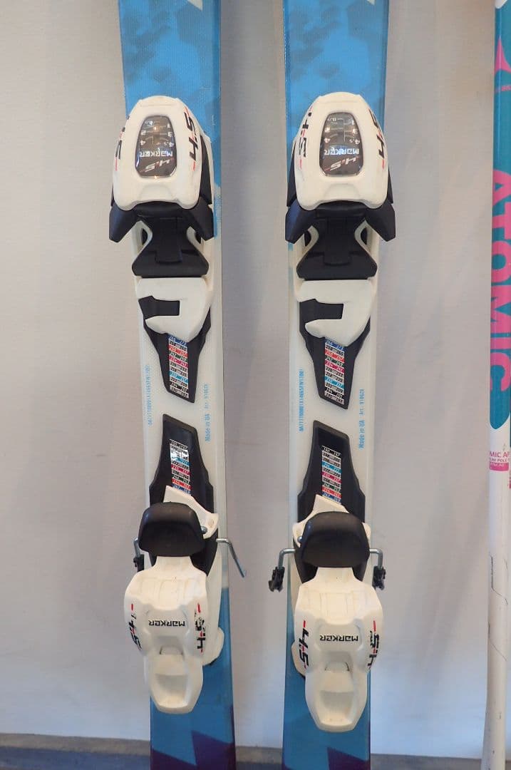 子供用スキー　板130cm　ブーツ22-23cm　ストック100cm　手袋