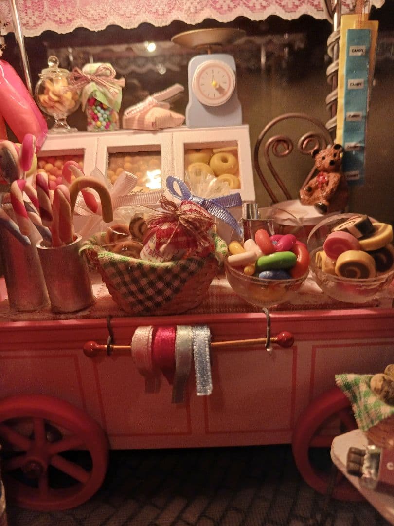 卓上ランプ &スタンド時計付き(電池交換→稼働✕)(お菓子屋さん)