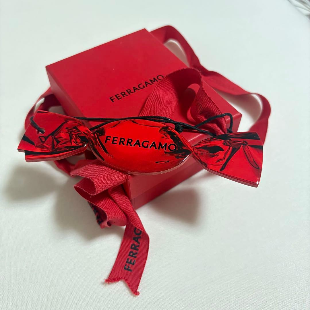 サルヴァトーレフェラガモ バッグチャーム　ハグ　グリーン　緑