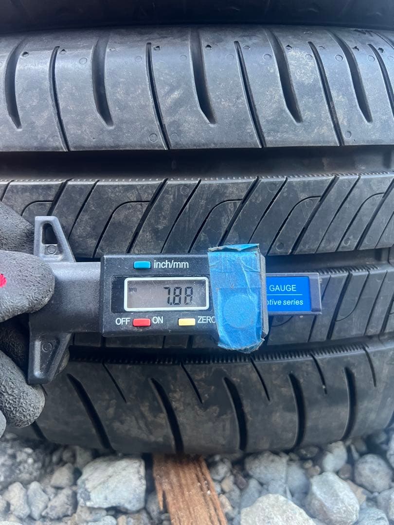 ダンロップ　エナセーブ　rv505 215/60r16 23年製　超バリ山