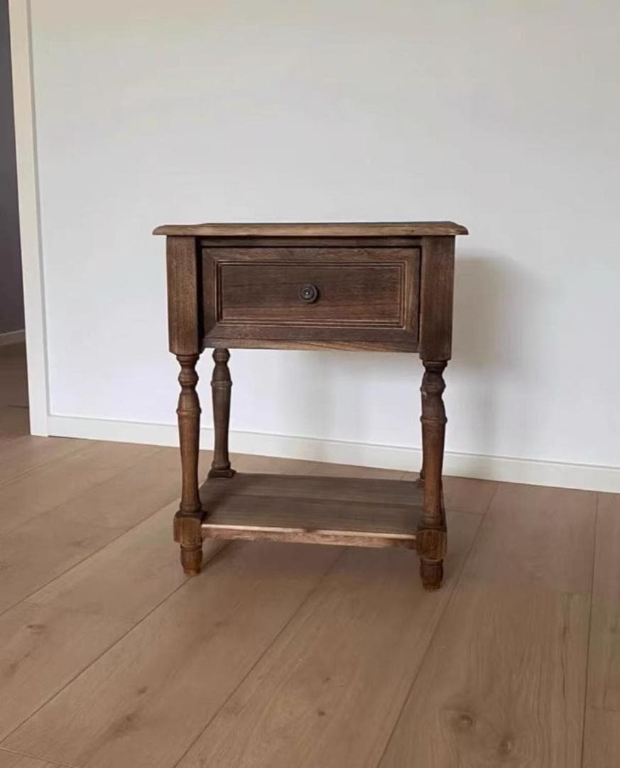 ブラウン木製サイドテーブル 引き出し付き