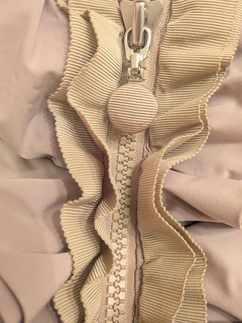 コニー様　トゥービーシック　ダウンコート40　2ウェイ　下部取り外し可　フリル