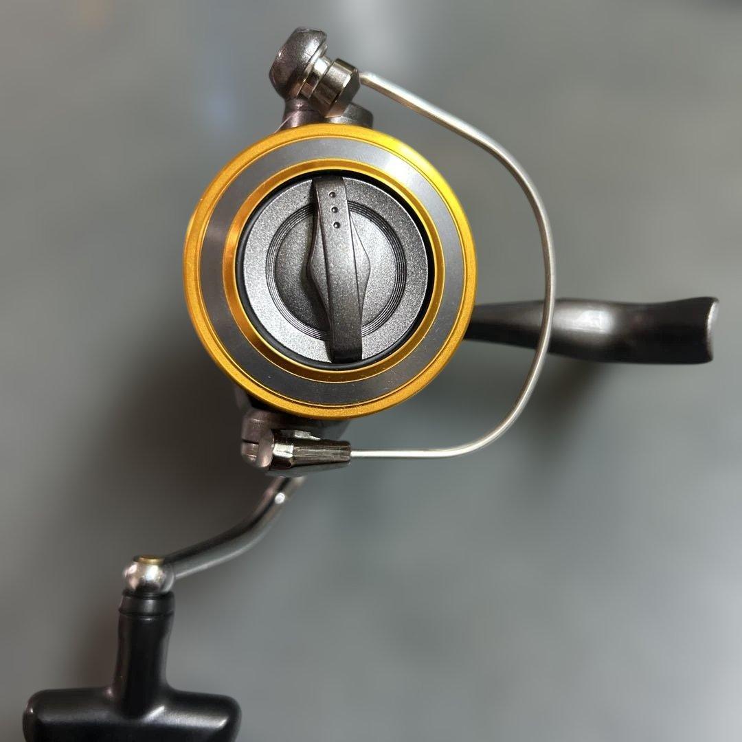 WORLD SPIN CF 3000 スピニングリール