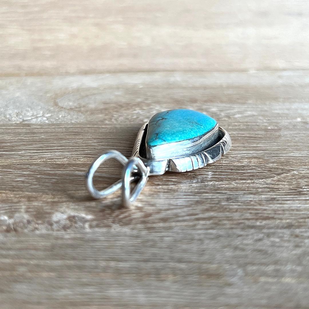 Navajo ナバホ TT ホールマークターコイズ STERLING ペンダント