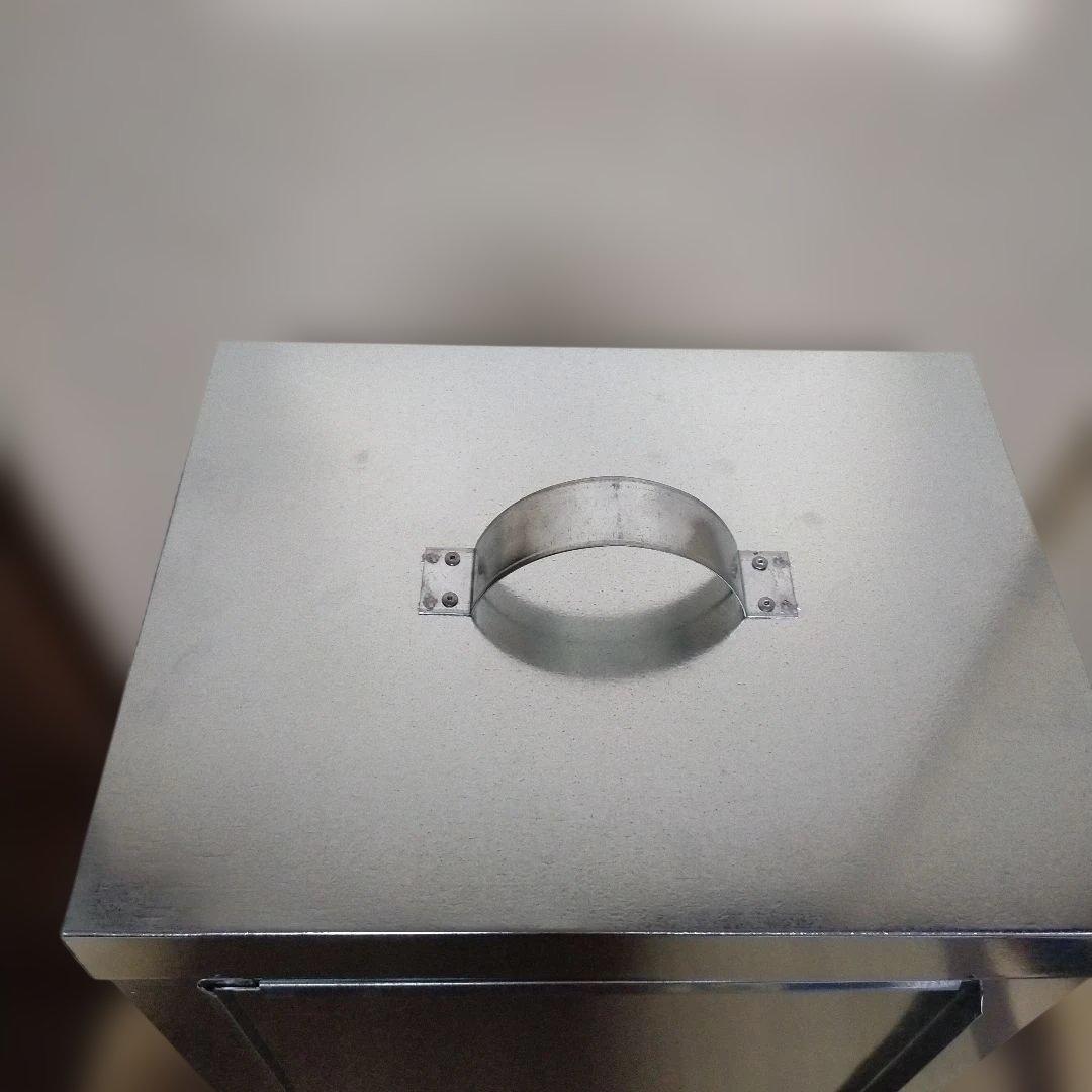 【新品・未使用!!】亜鉛引き鉄板　燻製器　ドア3つ　4段棚