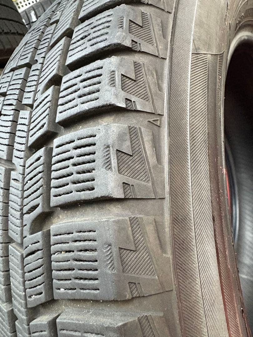 バリ山横浜スタッドレスタイヤ。4本のみ販売です。215/65R16 IG50