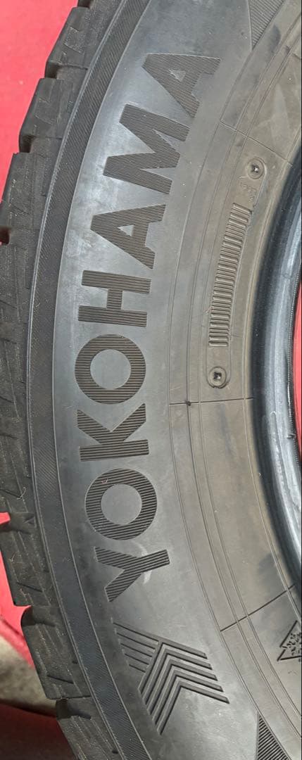 バリ山横浜スタッドレスタイヤ。4本のみ販売です。215/65R16 IG50