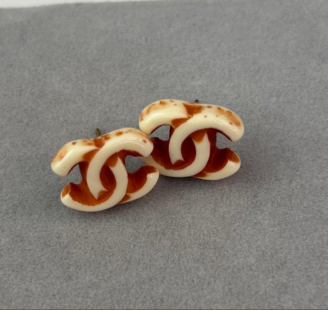 CHANEL ロゴ ピアス ヴィンテージ