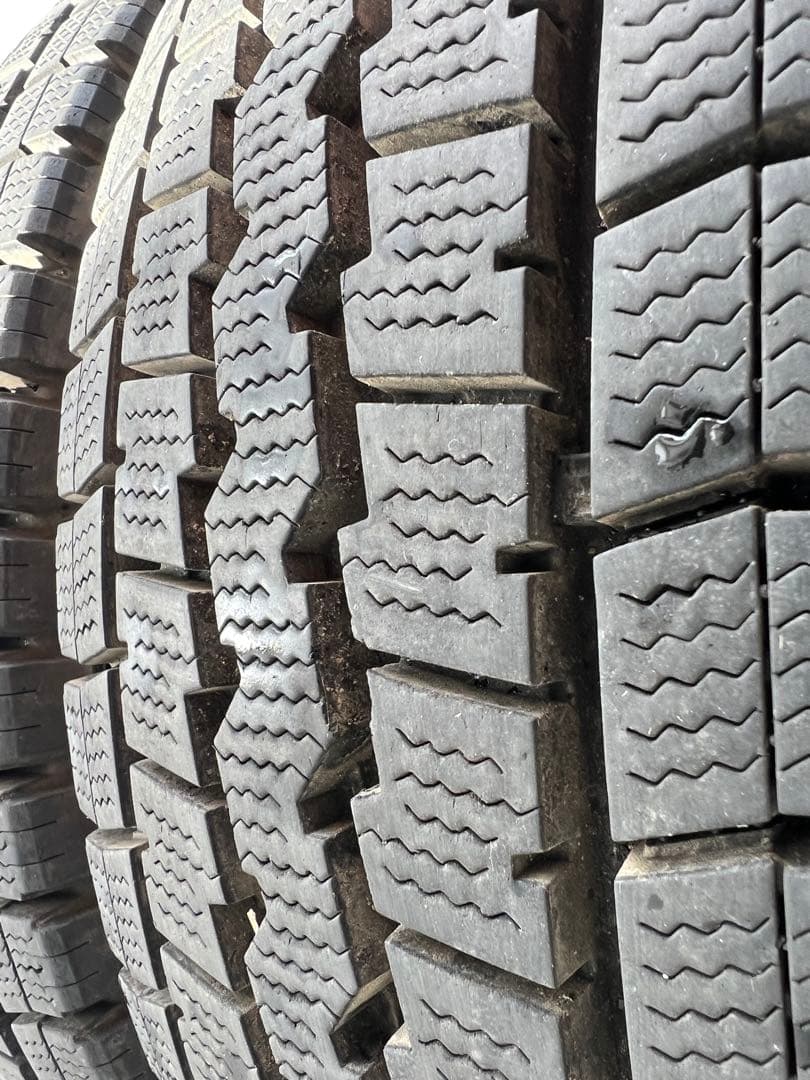 ちびひろくん専用スタッドレス175／75R15 103／101L LT深溝