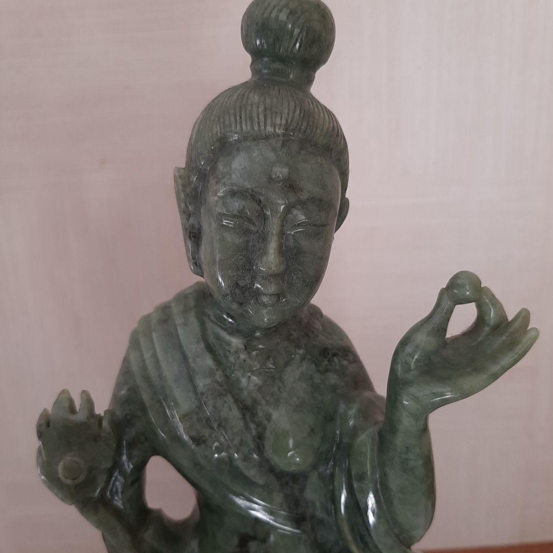 翡翠　観音様　重さ約1.7kg