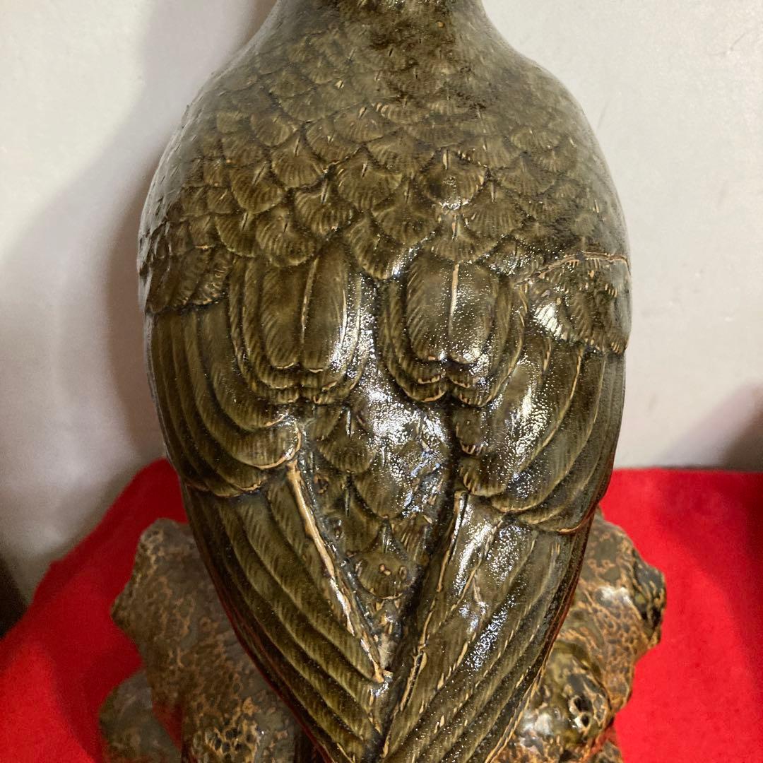 遠州七窯　福岡筑前高取焼　鷹置物　　　　　元祖高取焼　七十卯翁　◯高英一刻印あり