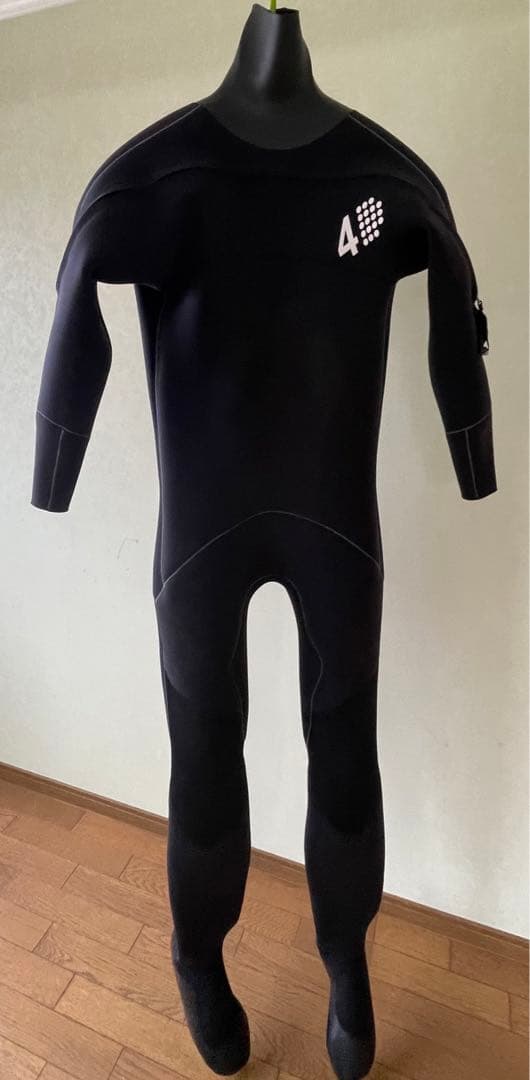 4Ｄ　ウエットスーツ　ALL4mm