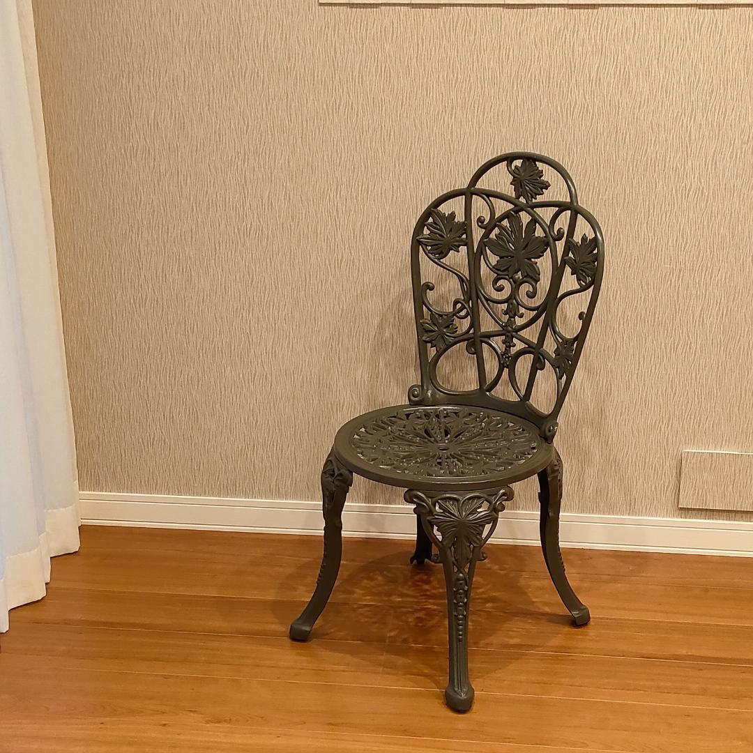 〈美品〉鋳物　ガーデンチェア　フラワースタンド　ダイニングチェア
