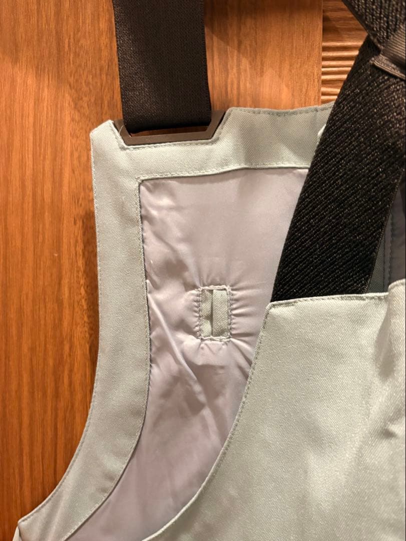 Burton スノーボードウェアセット　フロスナージャケット・リザーブビブパンツ