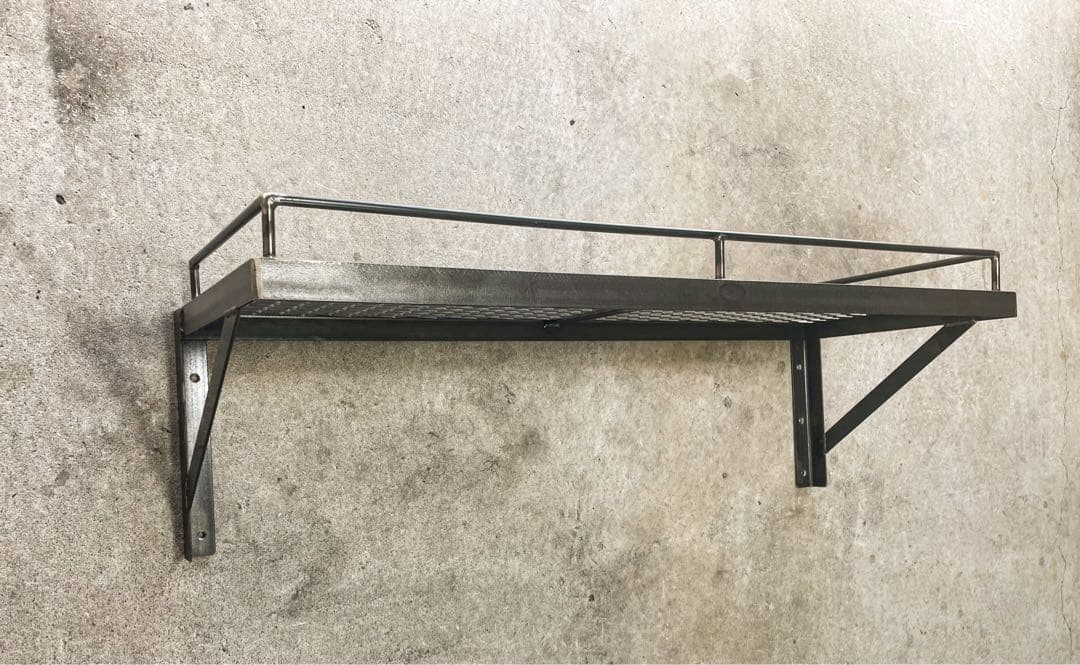 アイアンウォールシェルフＢ［柵付き］　ウォールラック　アイアン家具