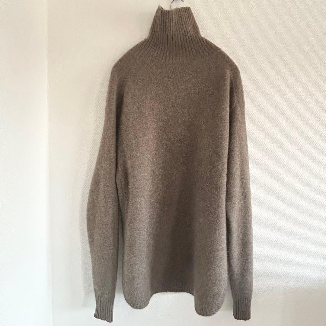 アダムエロペ YAK タートル　サイドスリット　ニット　セーター　ベージュ　ヤク