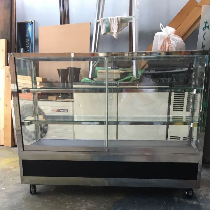☀店舗什器ガラスケース
