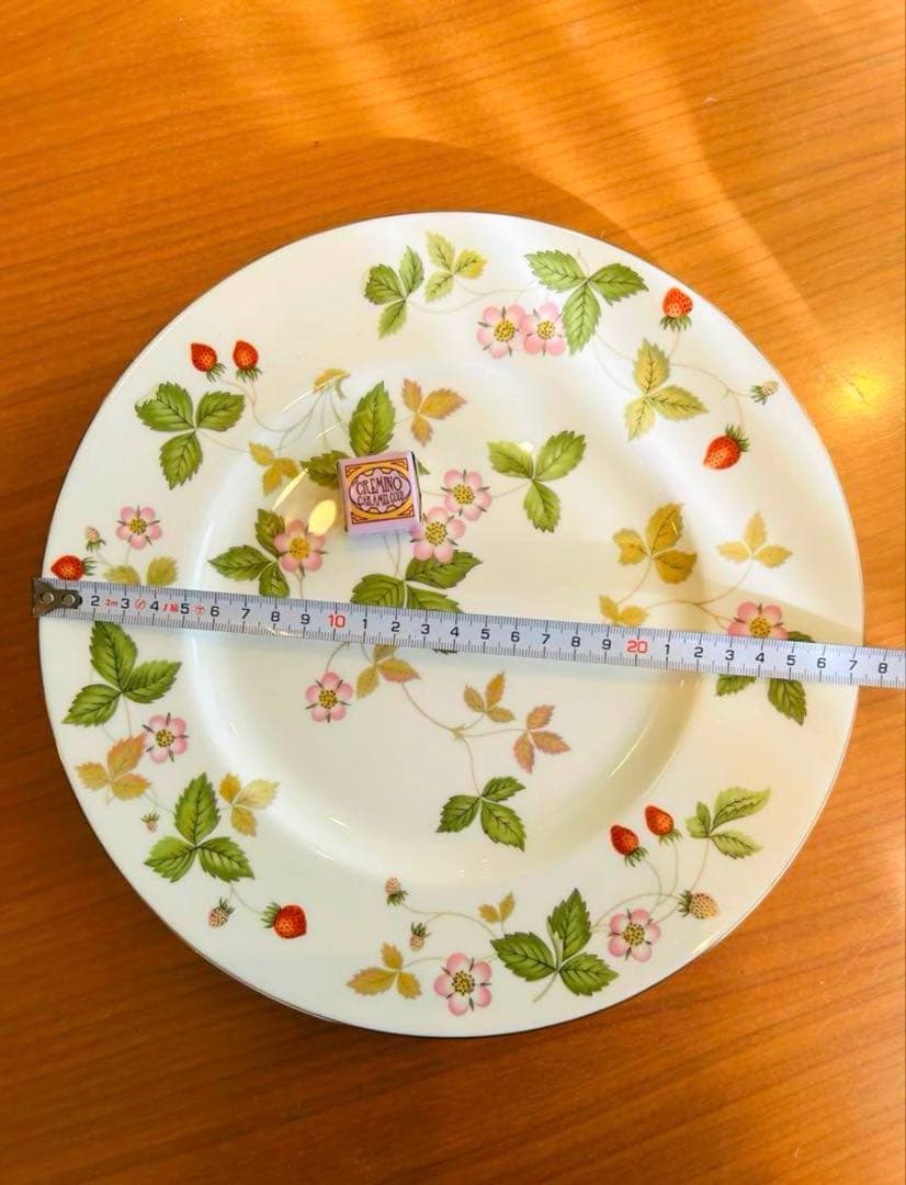 user_4af841f9 ワイルドストロベリー食器定価9万弱　計17点