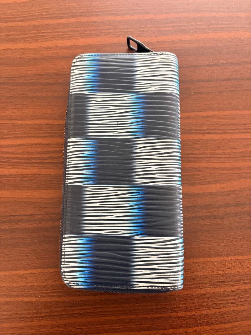 Louis Vuitton ストライプ長財布