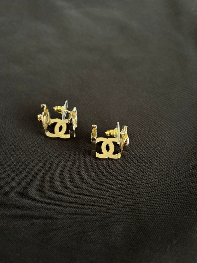 【期間限定値下げ】正規品　CHANEL トリプルココマーク　ピアス