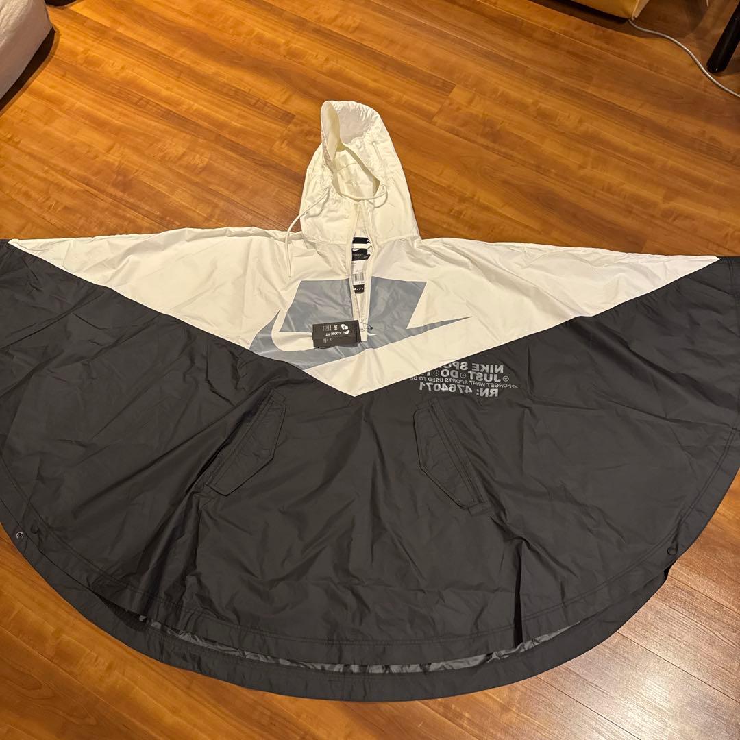 NIKE フード付きレインコート・ぽんちょ