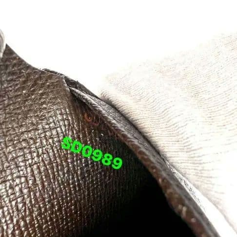 美品‼️ルイヴィトン ダミエ 二つ折り財布￥23,000円→￥18,500円