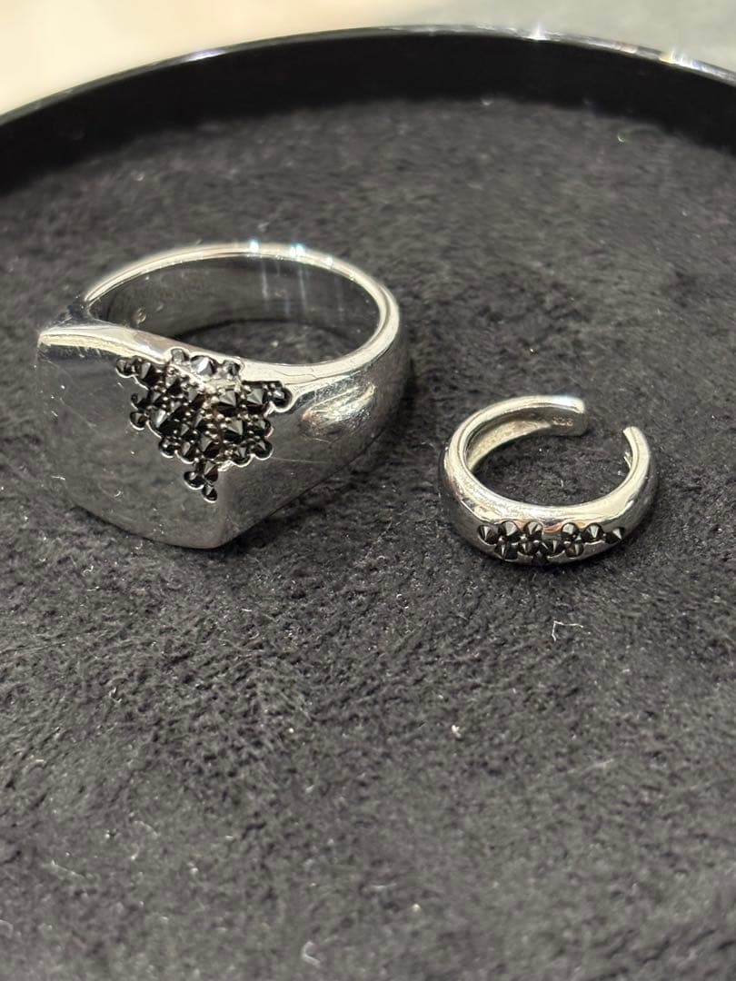 アクセサリー TOM WOOD Cushion Black Molecule Ear Cuff